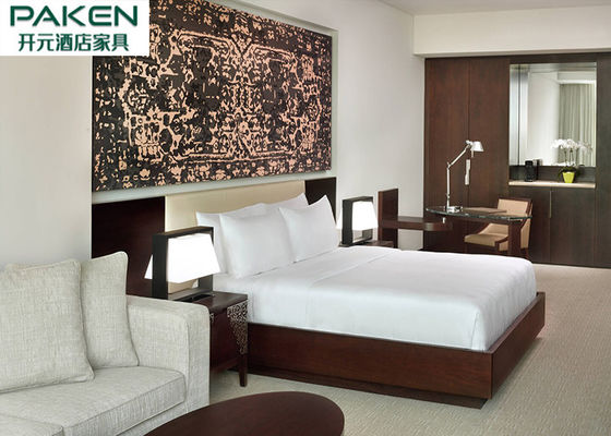 Khách sạn Oman JW Marriot Muscat Phòng có giường cỡ king Đồ nội thất bằng gỗ óc chó Bộ thiết kế kinh tế không gian lớn
